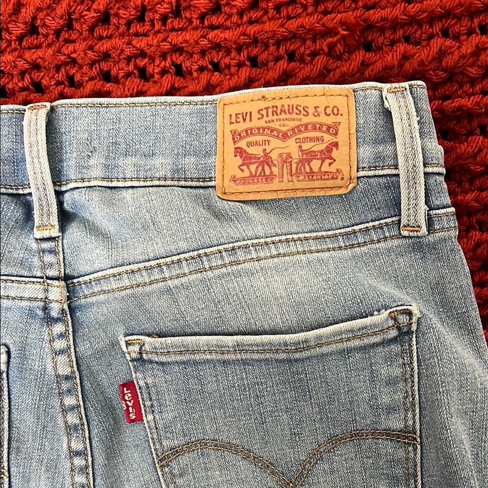 Women's Light Blue Jeans - Picture 3 of 4